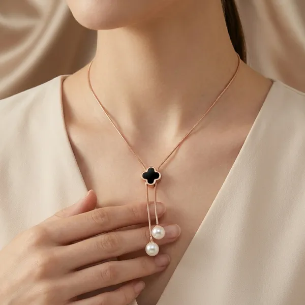 Aura_Quatrefoil_Necklace_For_Women