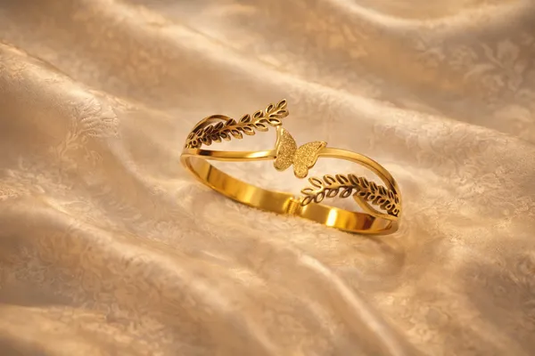Gold_Cuff_Bracelet_For_Women
