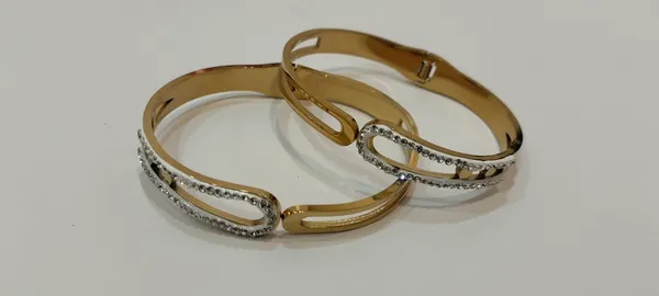 Dual_Grace_Open_Bangle_For_Women