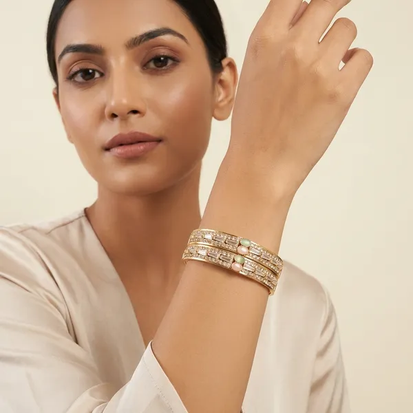 Emerald_Elegance_Bangles_For_Women