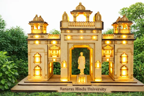 Wooden_Premium_Shree_Somnath_Temple_&_Banaras_Hindu_University_With_Light_Effect_For_Home_Decor_(Pack_Of_2)