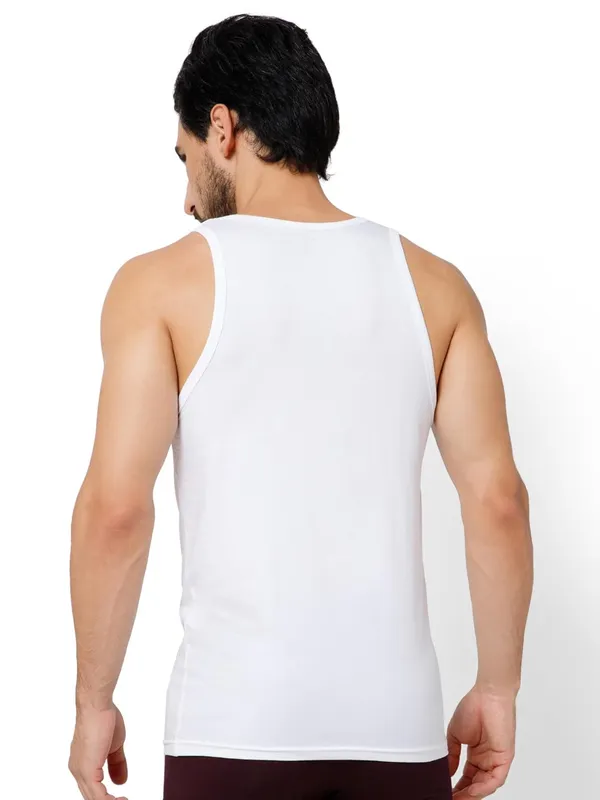 OXYZONE_Men's_Modal_Vest_Super_Soft_Solid_Round_Neck_Sleeveless_Baniyan_Innerwear_for_Men,_Breathable,_Odour-Free,_Anti_Bacterial_Finish_Regular_Fit_Undershirt