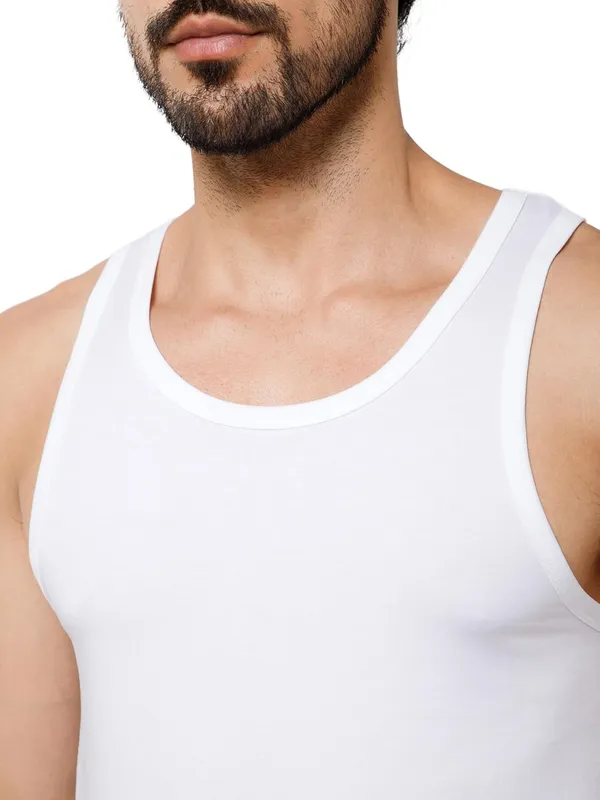 OXYZONE_Men's_Modal_Vest_Super_Soft_Solid_Round_Neck_Sleeveless_Baniyan_Innerwear_for_Men,_Breathable,_Odour-Free,_Anti_Bacterial_Finish_Regular_Fit_Undershirt