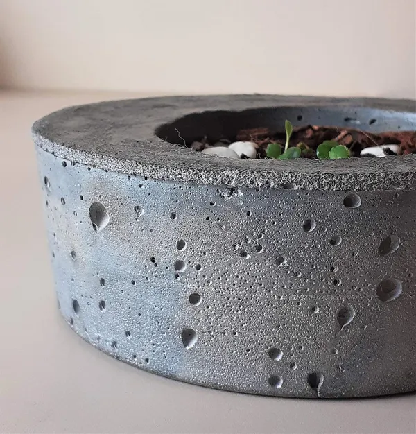 Black_And_White_Jade_Concrete_Succulent_Planter_|_13.7W_X_4.5H_Cm