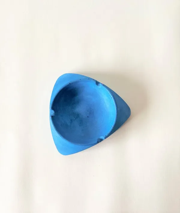 Incircle_Concrete_Ashtray_|_Blue_|_10.6W_X_2.5H_Cm