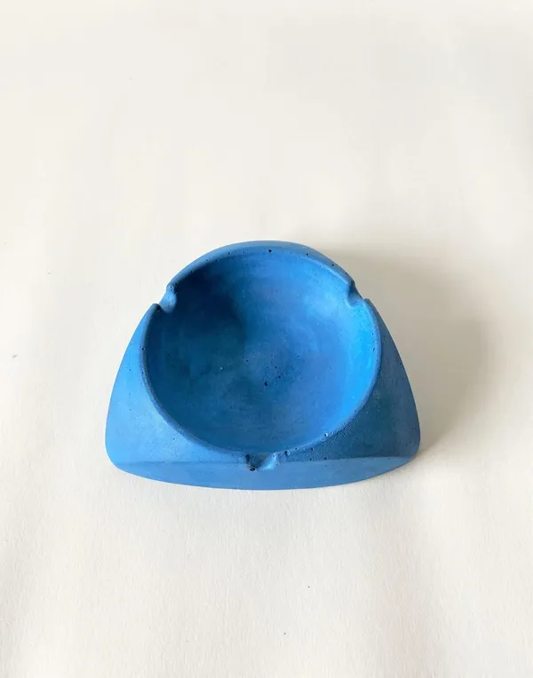 Incircle_Concrete_Ashtray_|_Blue_|_10.6W_X_2.5H_Cm
