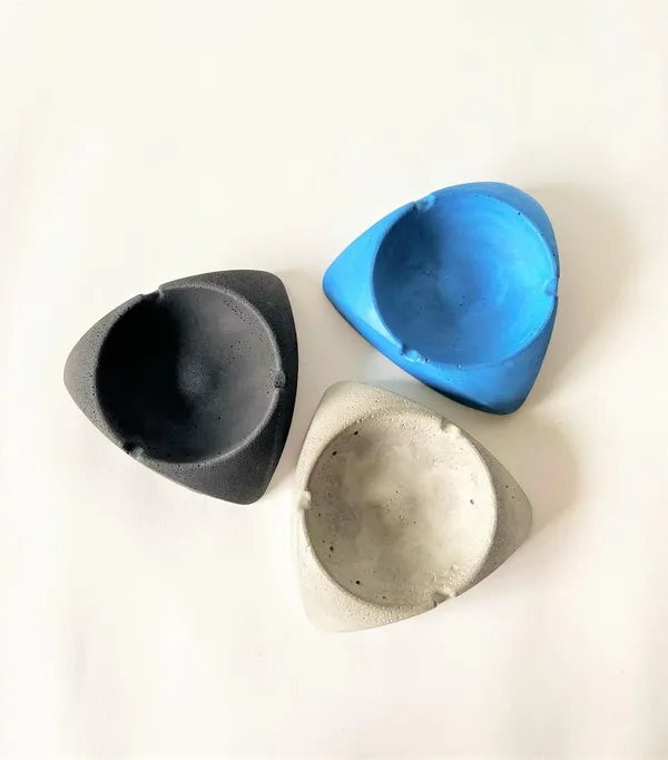 Incircle_Concrete_Ashtray_|_Blue_|_10.6W_X_2.5H_Cm