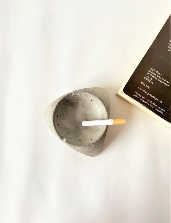 Incircle_Concrete_Ashtray_|_Grey_|_10.6W_X_2.5H_Cm