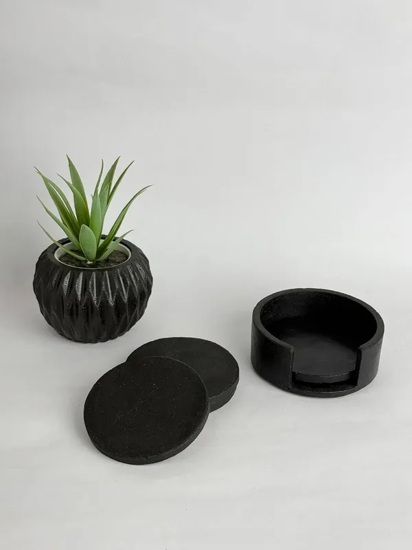 Gymno_Concrete_Succulent_Planter_|_Black_|_7H_X_7W_Cm