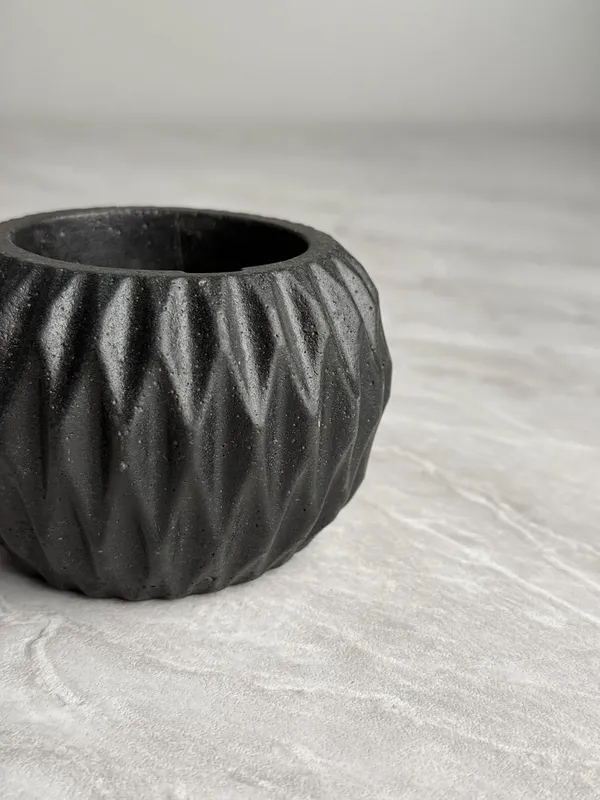 Gymno_Concrete_Succulent_Planter_|_Black_|_7H_X_7W_Cm