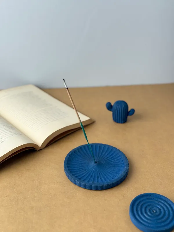 Miro_Incense_Stick_Holder_|_Blue_|_6W_X_1H_Cm