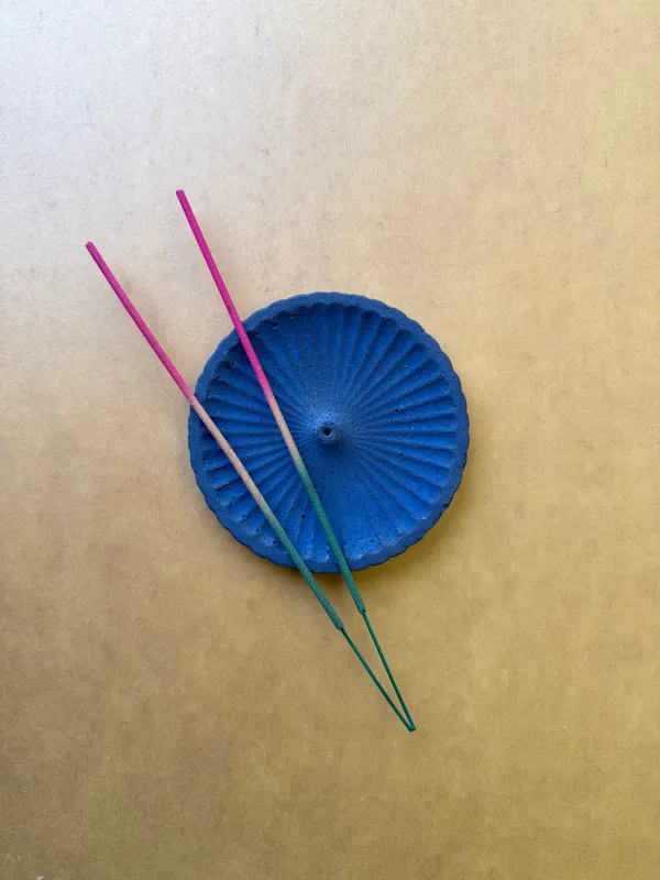 Miro_Incense_Stick_Holder_|_Blue_|_6W_X_1H_Cm