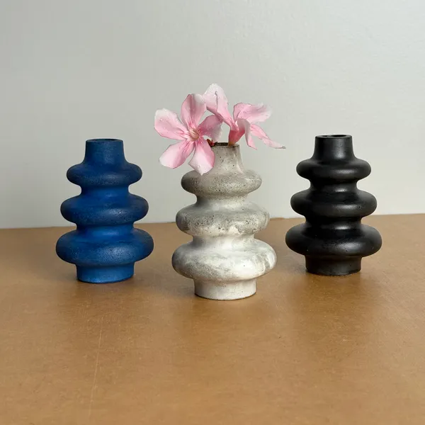 Lume_Concrete_Decorative_Bud_Vase_|_Black_|_6W_X_10H_Cm