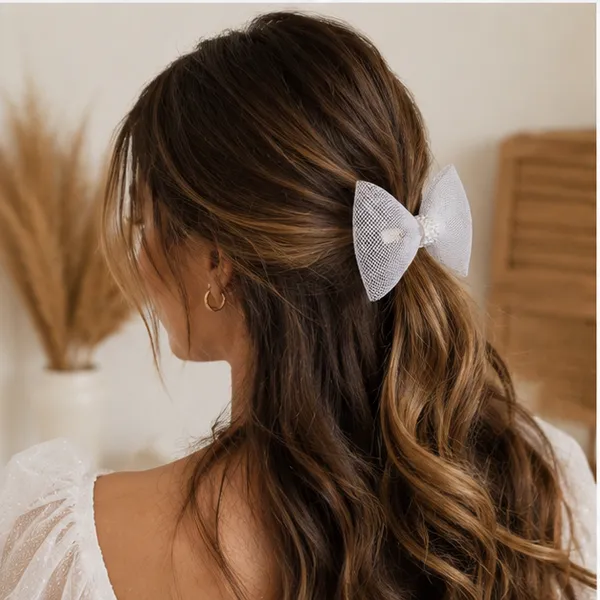 White_Mesh_Bow