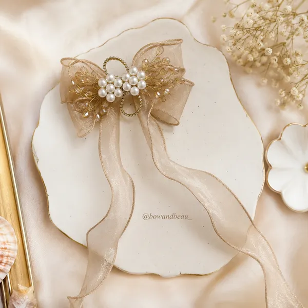 The_Pearl_Petal_Cascade_Bow