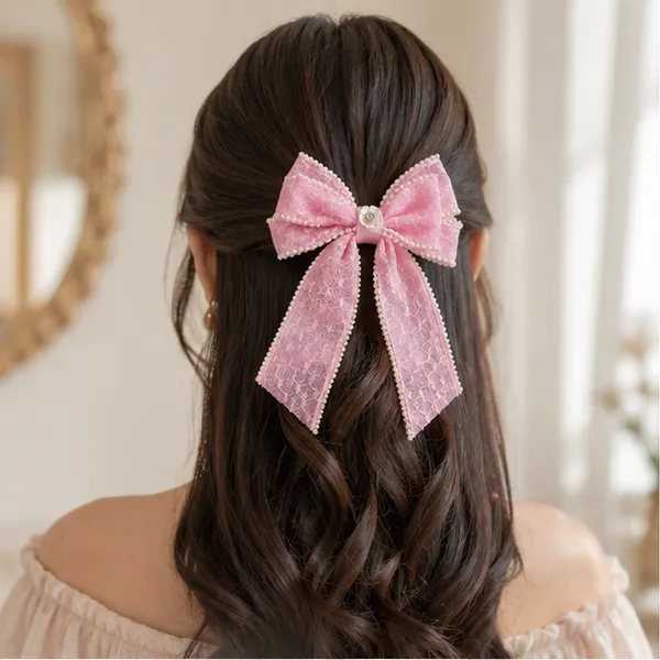 The_Laced_Pearl_Bow