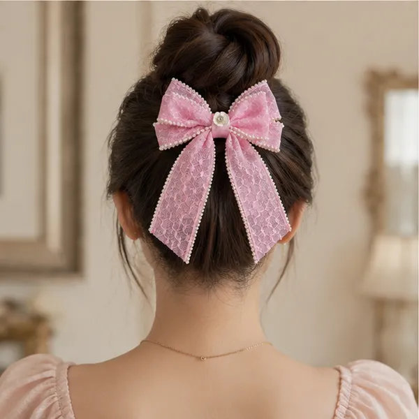 The_Laced_Pearl_Bow
