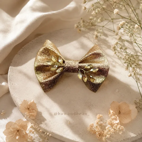 Luxury_Champagne_Gold_Hair_Bow_Clip_for_Women_&_Girls