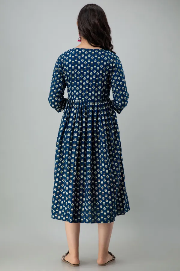 Blue_Cotton_Blend_Floral_Print_Regular_Kurta_For_Women