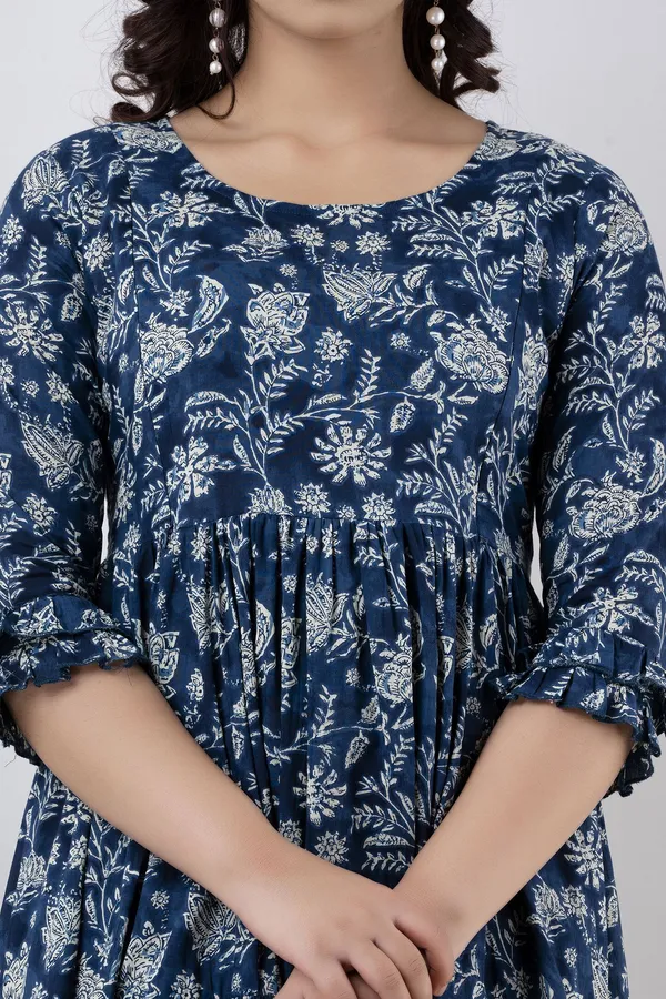 Blue_Cotton_Blend_Regular_Gown_For_Women