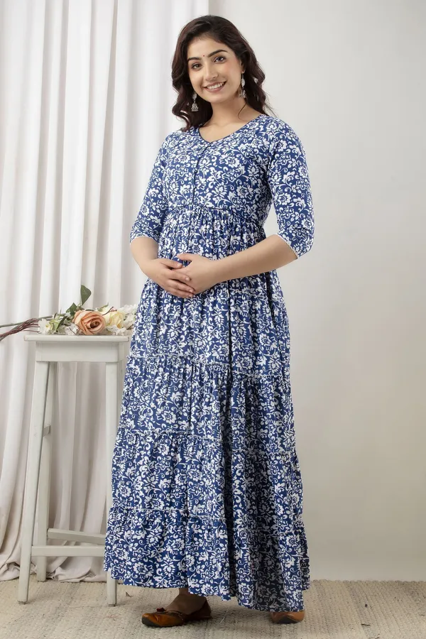 Blue_And_White_Cotton_Rayon_Floral_Print_Regular_Gown_For_Women