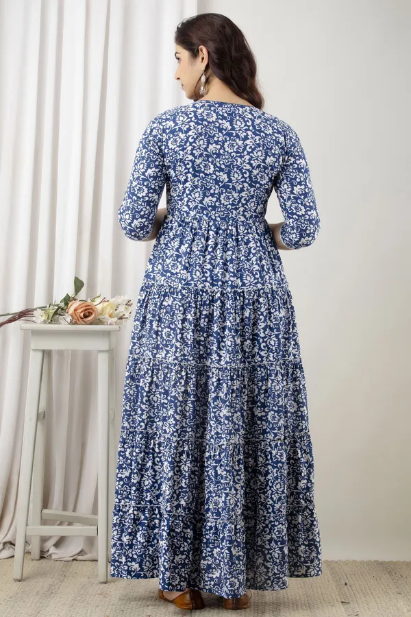 Blue_And_White_Cotton_Rayon_Floral_Print_Regular_Gown_For_Women