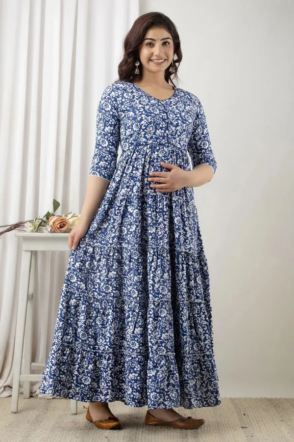 Blue_And_White_Cotton_Rayon_Floral_Print_Regular_Gown_For_Women