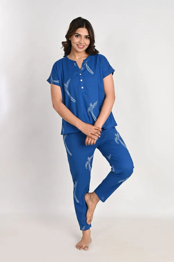 Blue_Cotton_Printed_Night_Suit_For_Women