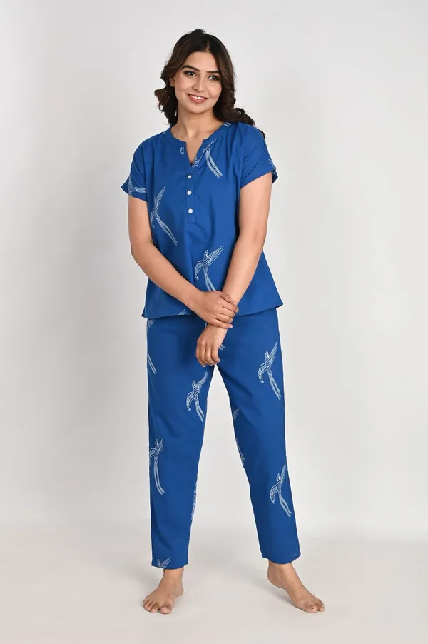 Blue_Cotton_Printed_Night_Suit_For_Women