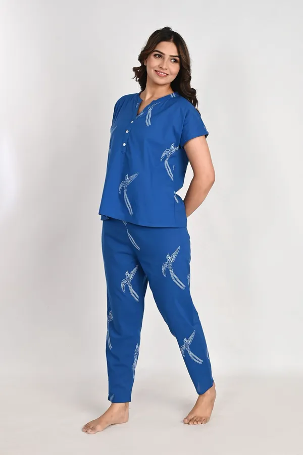 Blue_Cotton_Printed_Night_Suit_For_Women