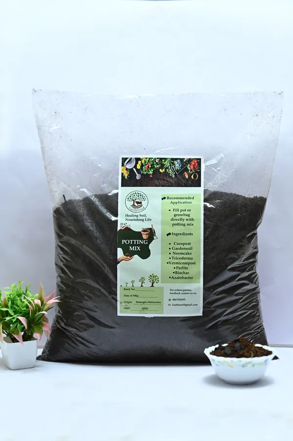 Nutrientrich_Charcoal_And_Potting_Mix