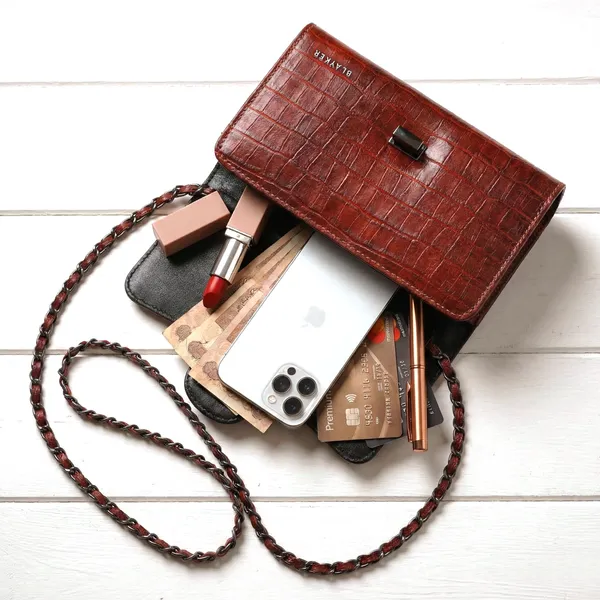 Noah_Textured_Genuine_Leather_Sling_Bag_With_Chain_For_Women