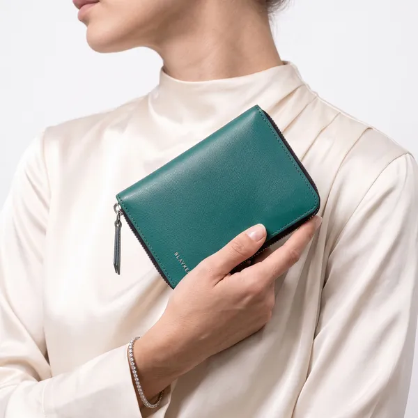 Grace_Classic_Two_Fold_Genuine_Leather_Wallet_For_Women