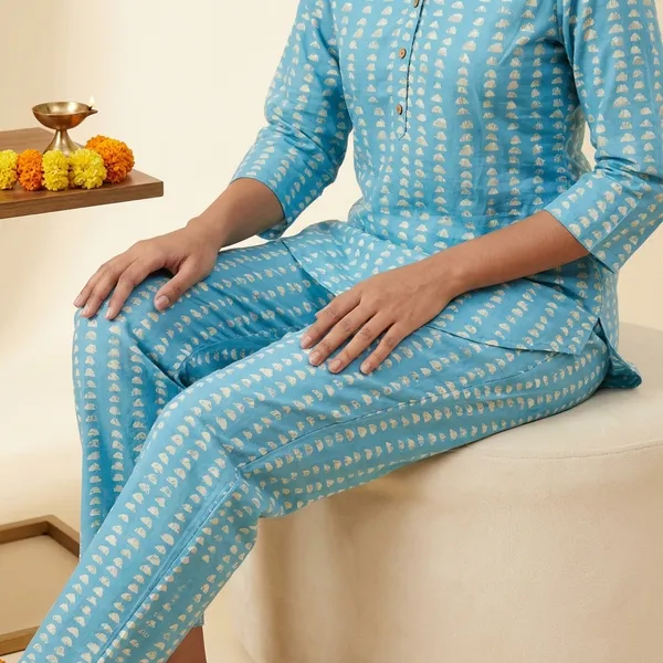 Blue_Premium_Cotton_Geometric_Print_Lounge_Wear_Set_For_Women