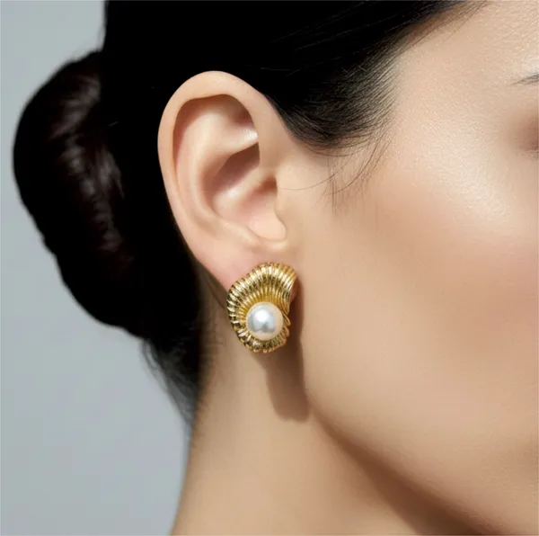 Gold_Pearl_Shell_Luxe_Stud_Earrings