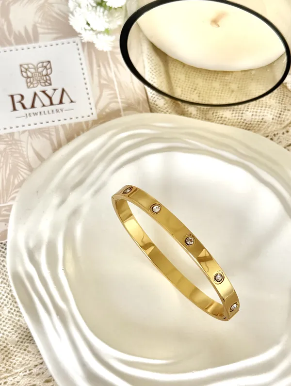 Everen_Gold_Bangle_Bracelet