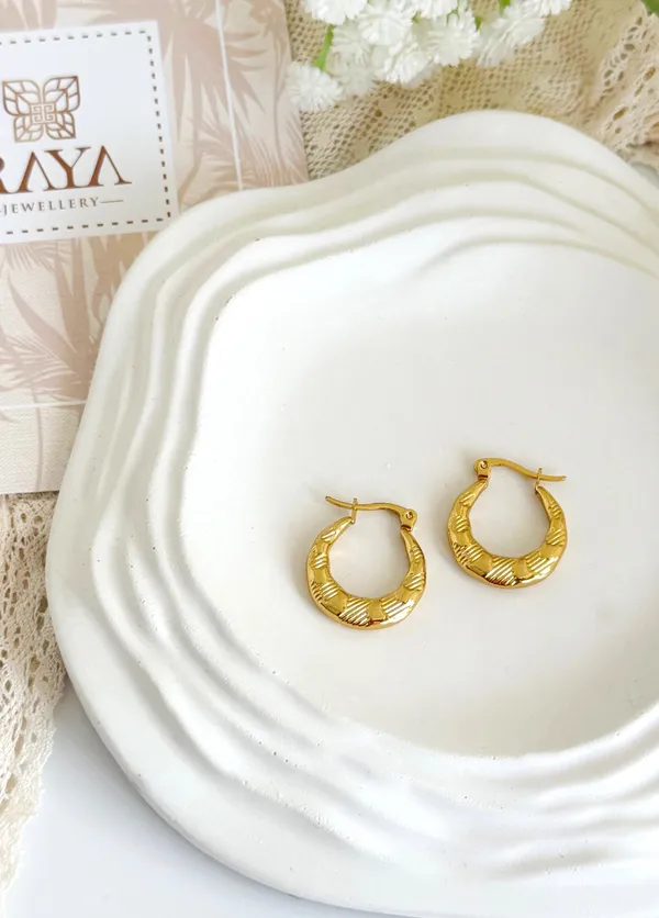 Evelyn_Everyday_Waterproof_Hoop_Earrings