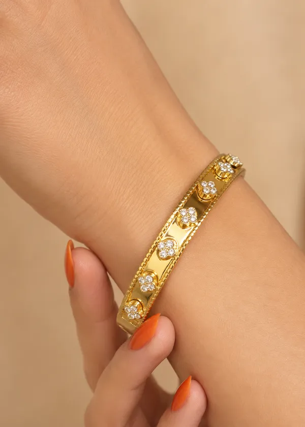 Georgina_Luxe_Clover_Diamonds_Bracelet