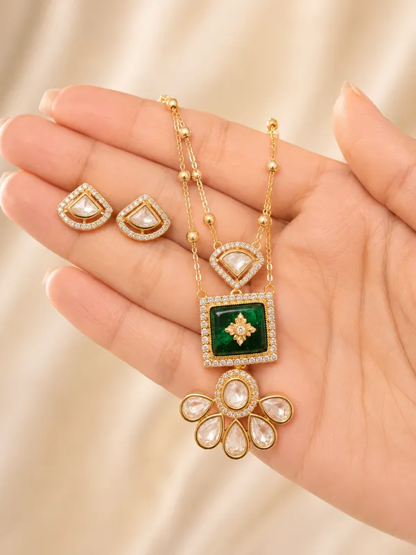 Amyra_Kundan_Polki_Layered_Pendant_Necklace_Set