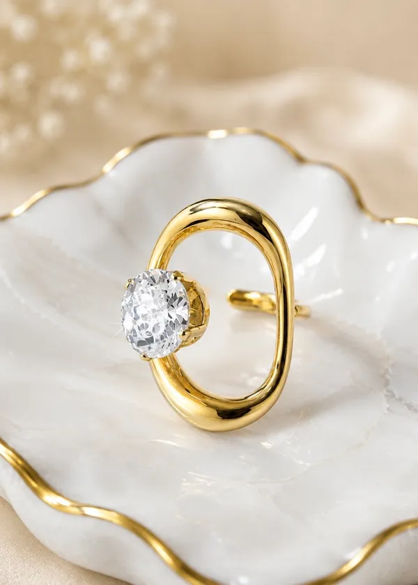 Aurelia_Sculpted_Solitaire_Statement_Ring