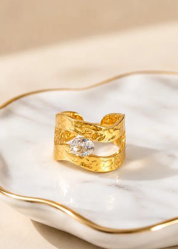 Valentina_Hammered_Cuff_Solitaire_Ring