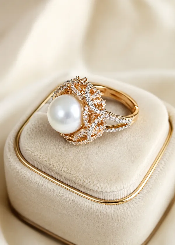 Amara_Imperial_Pearl_Luxe_22K_Gold_Plated_Ring
