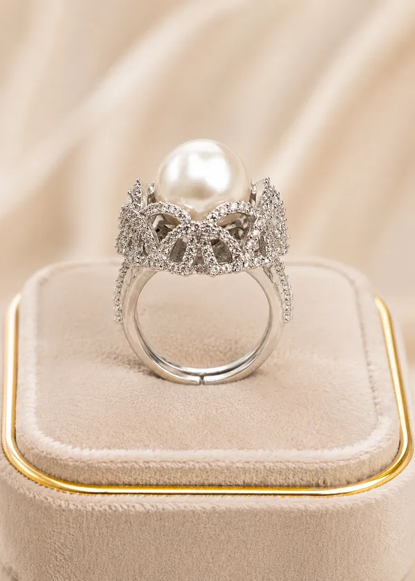 Amara_Imperial_Pearl_Luxe_White_Gold_Plated_Ring