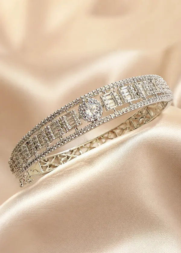 Empress_Aura_Silver_Radiance_Bracelet