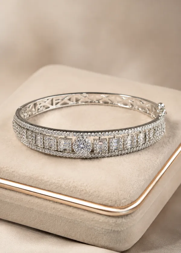 Empress_Aura_Silver_Radiance_Bracelet