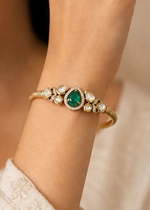 Emerald_Royale_Moissanite_Polki_Front_Opening_Bangle_Bracelet