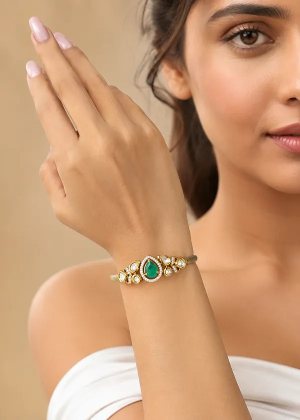 Emerald_Royale_Moissanite_Polki_Front_Opening_Bangle_Bracelet