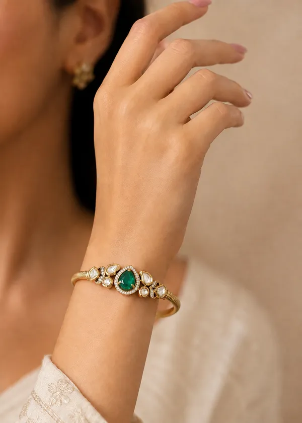Emerald_Royale_Moissanite_Polki_Front_Opening_Bangle_Bracelet