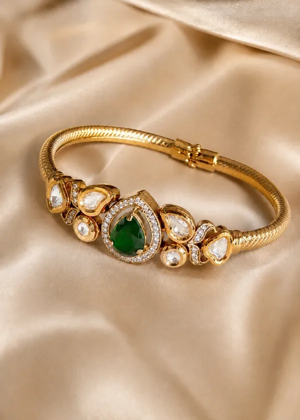 Emerald_Royale_Moissanite_Polki_Front_Opening_Bangle_Bracelet
