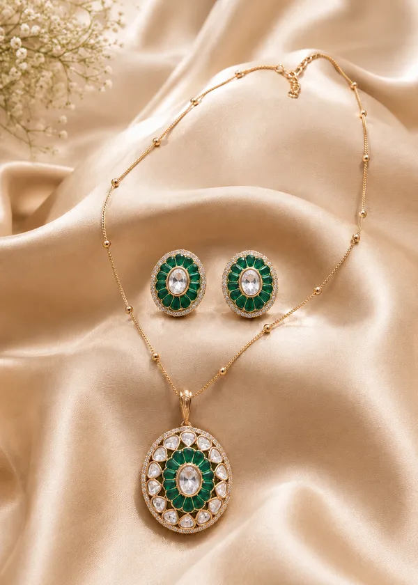 Emerald_Jharokha_Polki_Pendant_Necklace_Set
